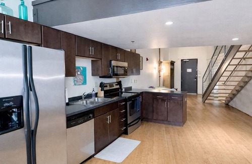 Downtown Nashville Condo | Downtown Music City Loft living! ~Steps to the Ryman and Broadway