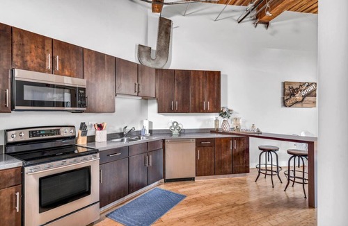 Downtown Nashville Condo | Downtown Music City Loft living! ~Steps to the Ryman and Broadway