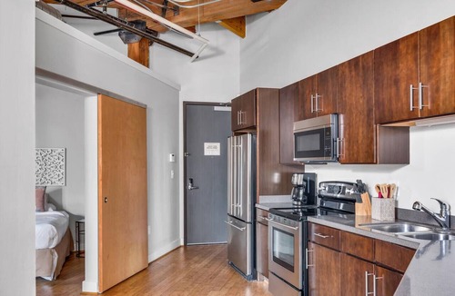 Downtown Nashville Condo | Downtown Music City Loft living! ~Steps to the Ryman and Broadway