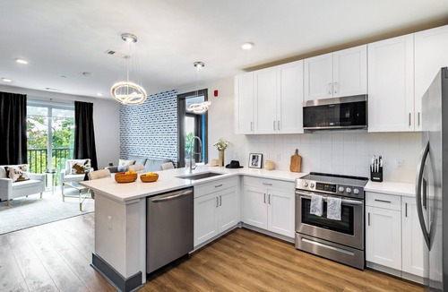 Rolling Mill Hill Condo | Downtown Nashville 2BR Condo | Balcony & Parking Near Broadway