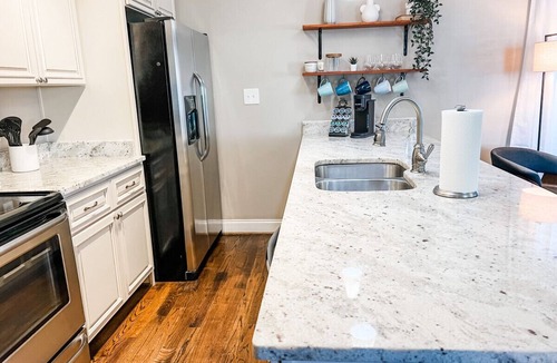 Downtown House | Downtown Raleigh 3 Bedroom Bungalow