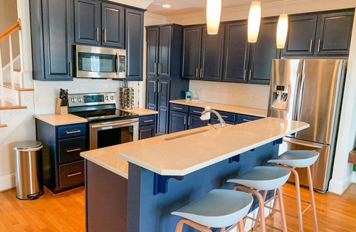 Glenwood South Condo | Downtown Raleigh- Walk to Capital, NC State, Starbucks, Peace University, Food