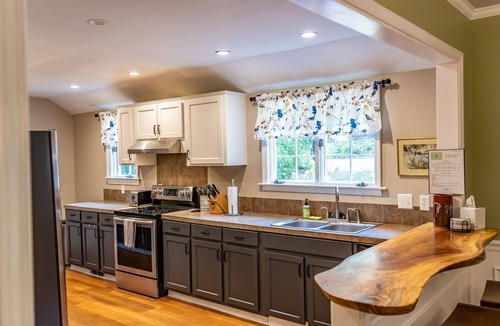 Southern Pines House | Downtown So. Pines - sleeps 8, walk to town.