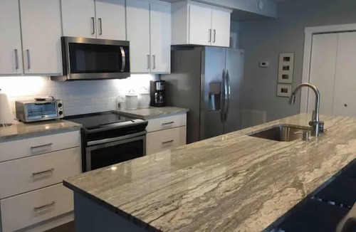 West Jefferson Apartment | Downtown West Jefferson 3 bedroom apartment walking distance to everything.