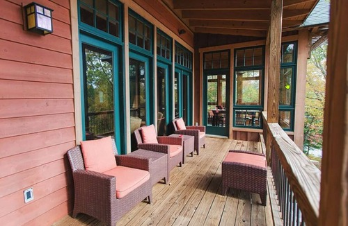 Robbinsville Cottage | Dragonfly Cottage at Santeetlah Lakeside featured on the cover of Cabin Magazine