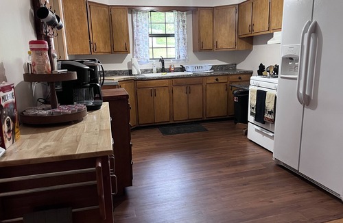 Robbinsville House | Dragons Lair - motorcycle friendly, all paved roads, lockable garage, no incline