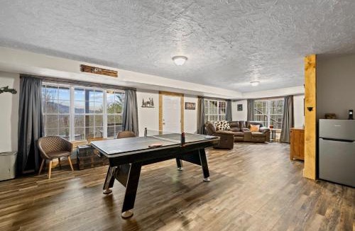 Topton Ski Chalet | Dream Chaser Chalet at Nantahala Lake