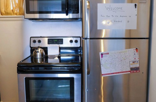 Berry Hill Condo | Dream Condo near downtown with Pool, AC/Heater and walkable Melrose Neighborhood