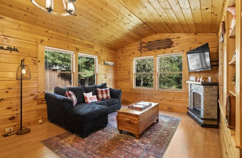 Candler Cabin | Dream Weaver Cabin in Asheville