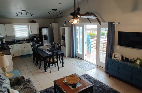 Kure Beach House | Dreamers Den Oceanfront Beach Cottage/Kure Beach