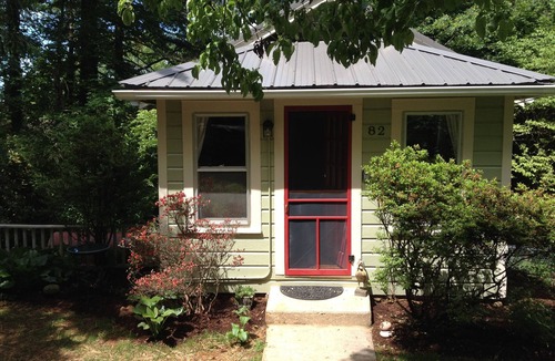 Brevard House | Dreamy Cottage for Two