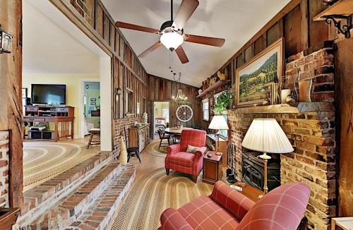 Horse Shoe House | Dreamy Farmhouse