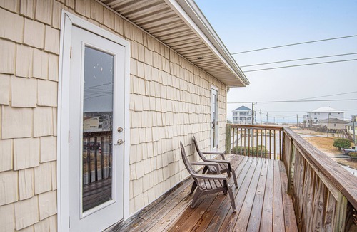 Surf City House | Dreamy ocean-view suite with pool, central AC, full kitchen, patio, & balcony