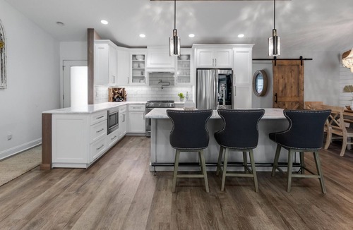 Cornelius House | Drift Away - A Luxurious Waterfront Ranch Home