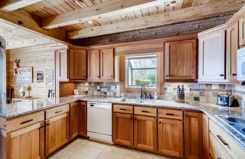 Sherrills Ford House | Driftwood Cove by SoCharm | Peaceful Private Beach