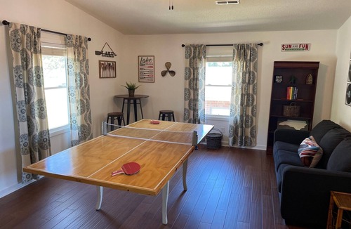 New London House | Driftwood Lake House- cozy , quiet cove!
