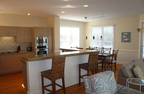 Manteo House | Drop a Line! - RV7 | Canal Front | Large Deck | Dock Space