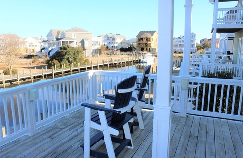 Manteo House | Drop a Line! - RV7 | Canal Front | Large Deck | Dock Space
