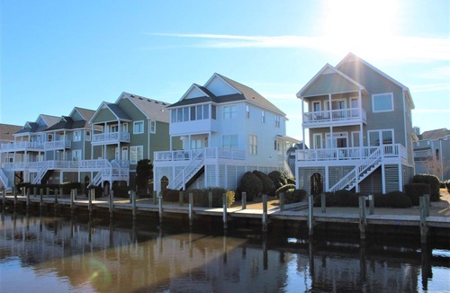 Manteo House | Drop a Line! - RV7 | Canal Front | Large Deck | Dock Space
