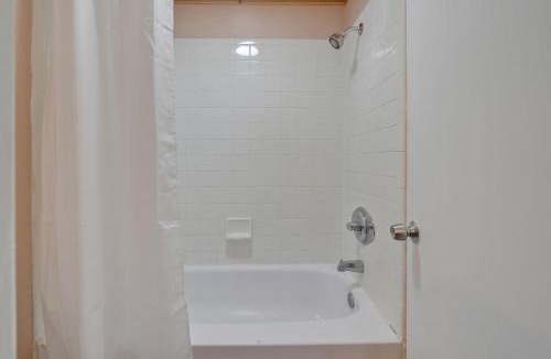 Carolina Beach Hotel | Dry Dock Inn