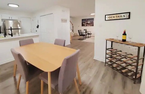Downtown House | DTPrivacy*KidsFriendly*PetFriendly*300M*Walkable