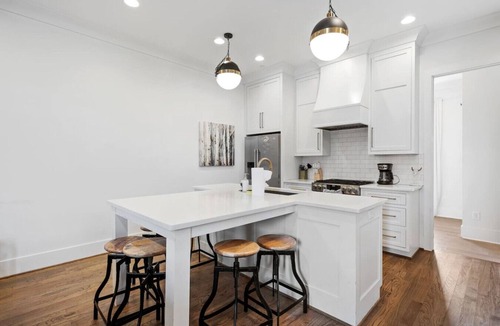 Rolling Mill Hill Apartment | Dual Rooftop WalktoBroad 40 Bed