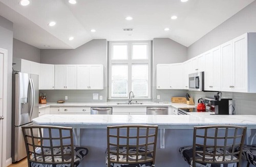 Sea Acres House | Duck Location! Volleyball, Pool, Game Room & More