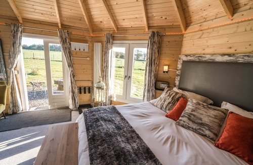 Fintry Cabin | Dunroamin Lodges