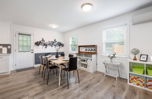 Matthews House | Duplex Delight: Perfect for Big Groups & Families!