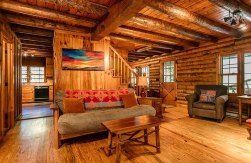 Hendersonville House | Dupont Forest Trailside Cabin