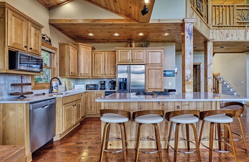 Sapphire House | Eagle Eye - Floor to Ceiling Window Mountain Home!