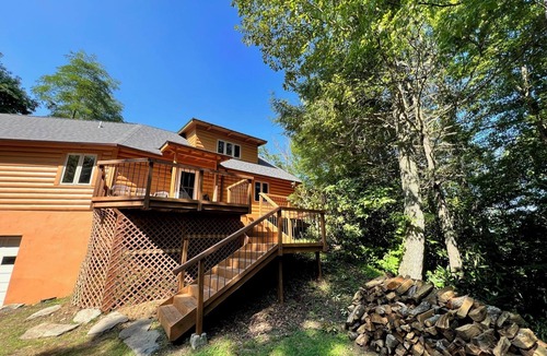 Maggie Valley Cabin | Eagle Ridge Maggie Valley with Breathtaking Year- Round View
