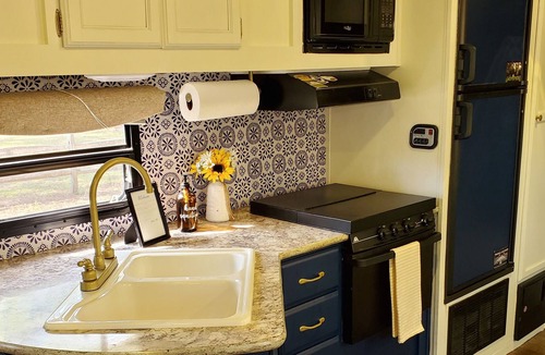 Statesboro House | Eagle's Nest Camper with Campground Aura