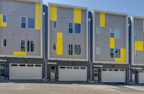 Talbot's Corner House | East Nash Oasis - 13 Beds - Going Fast