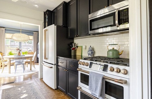 East End Cottage | East Nashville Cottage: Hot Tub, EV, Walkable