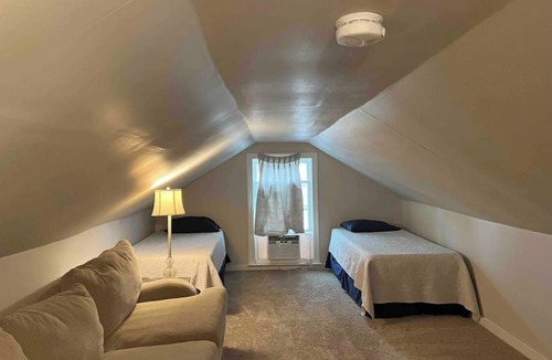 Greenwood Cottage | East Nashville Cottage - Pet Friendly