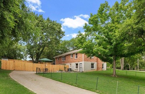 Nashville Apartment | East Nashville Studio, private entrance and yard , 10 min to downtown!