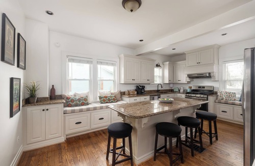 Rosebank Cottage | East Nashville Walkable Cottage- Sleeps 8