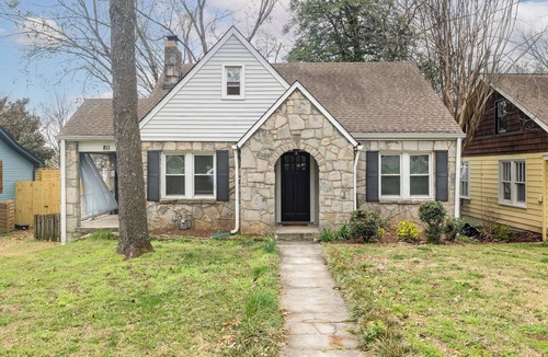 Rosebank Cottage | East Nashville Walkable Cottage- Sleeps 8