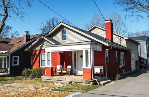 East Hill House | Eastside Vibe - BIG & Central
