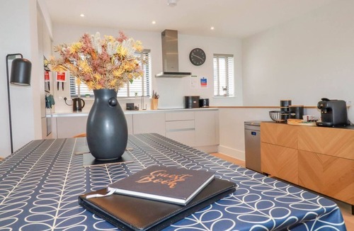 Porth Apartment | Ebbtide - A Coastal Gem