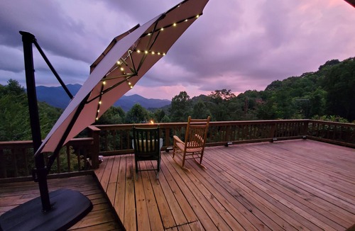 Sylva Apartment | Eclectic Style Home, Million Dollar View!