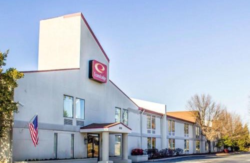 Burlington Cabin | Econo Lodge Burlington I-40