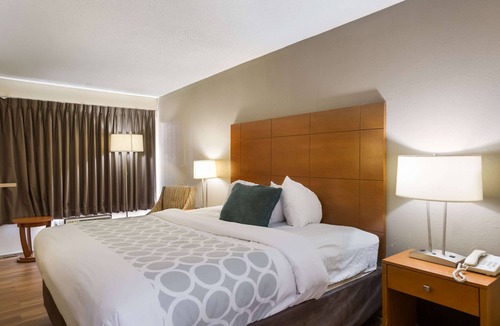 Hardeeville Hotel | Econo Lodge Inn & Suites Hardeeville I-95