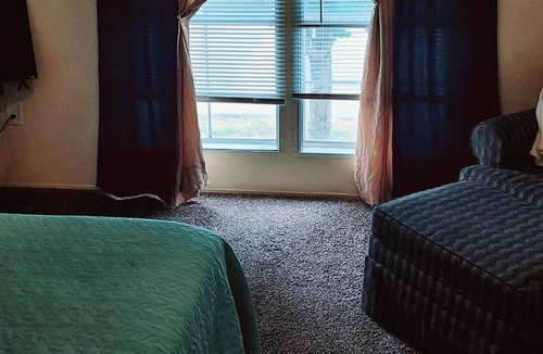 Lumberton House | Economical Quite single room