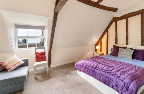 Earls Barton House | Ecton House - Exclusive Hire for up to 24 plus guests