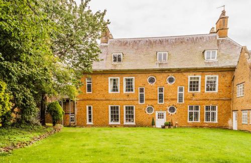 Earls Barton House | Ecton House