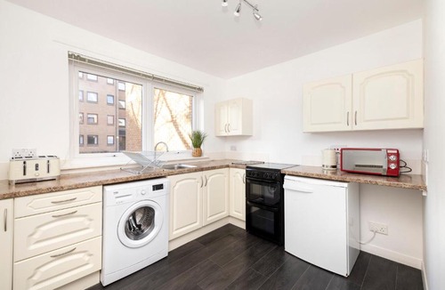 Morningside Apartment | Edinburgh Morningside 2-Bedroom Apartment - Ground Floor
