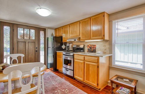 Lake Junaluska House | Efficient Guest Home with Full Kitchen, Free WiFi, Shared Pool & Patio