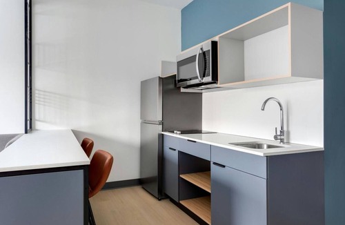 Hurstbourne Hotel | Efficient & Practical Studio w/Kitchen for Extended Stays in Louisville East